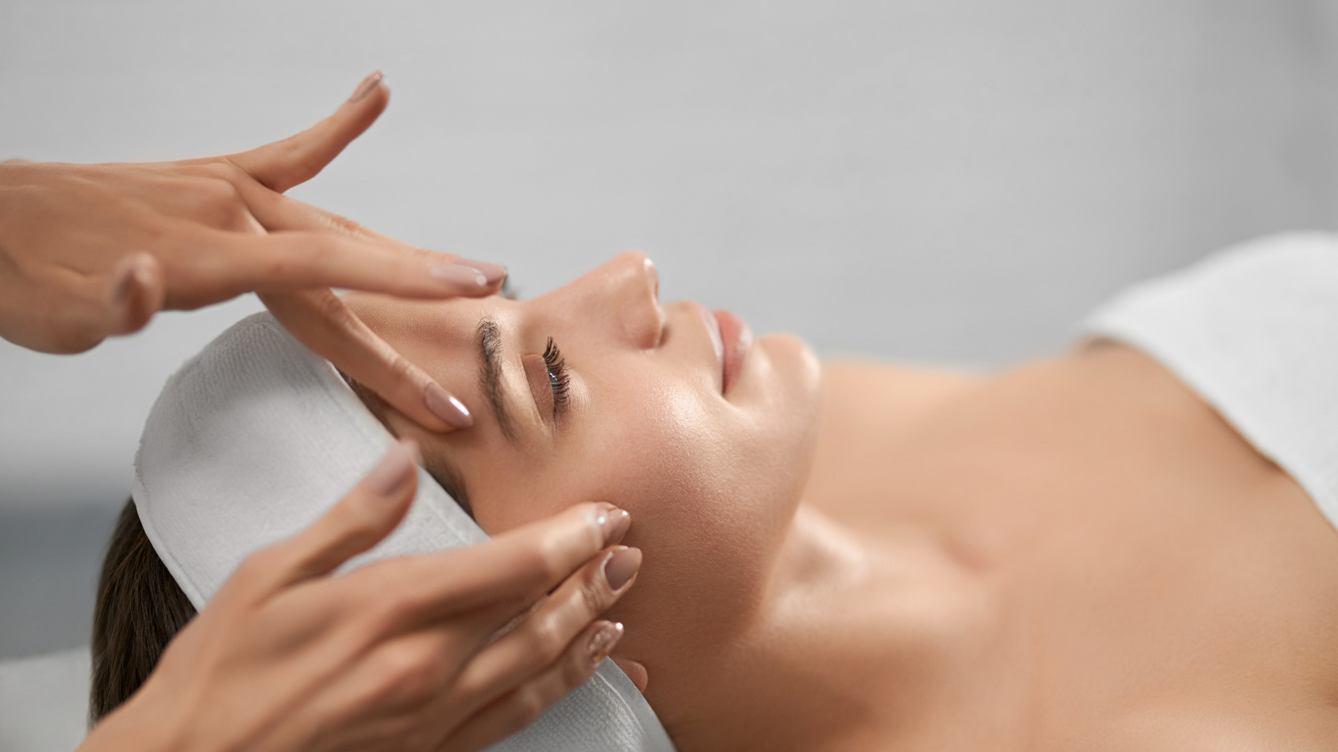 Quel soin du visage privilégier pour retrouver de l’éclat en 2026 ?